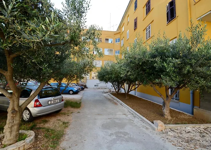 Miranda Apartments