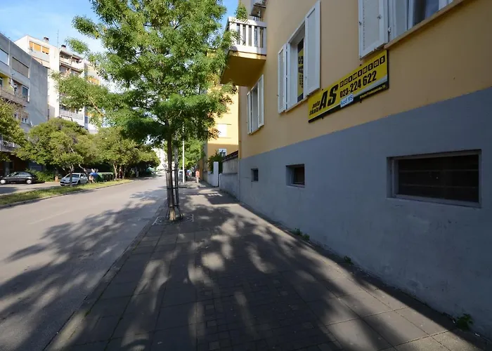 Miranda Apartments